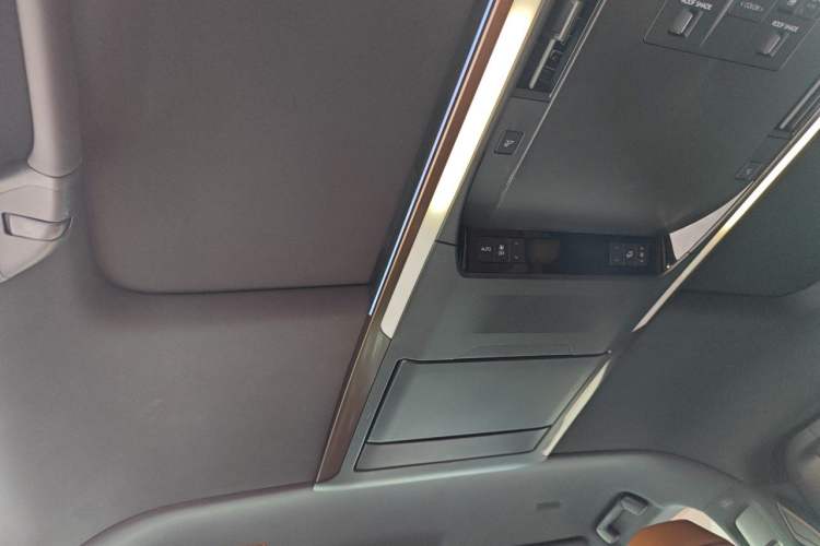 Used Toyota Vellfire 2024 Crown Dual-Engine 2.5L Supreme Executive Edition Headliner