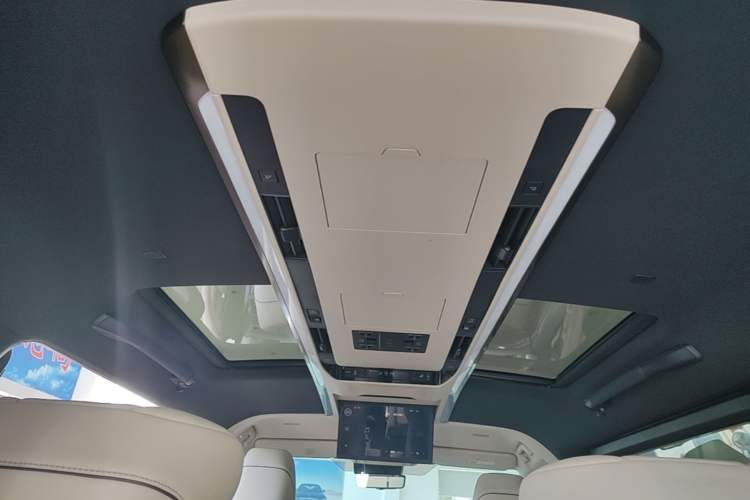 Used Toyota Vellfire 2024 Crown Dual-Engine 2.5L Supreme Executive Edition Headliner
