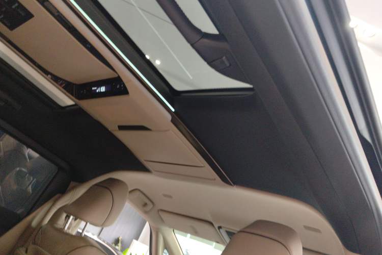 Used Toyota Vellfire 2024 Crown Dual-Engine 2.5L Ultimate Edition Headliner