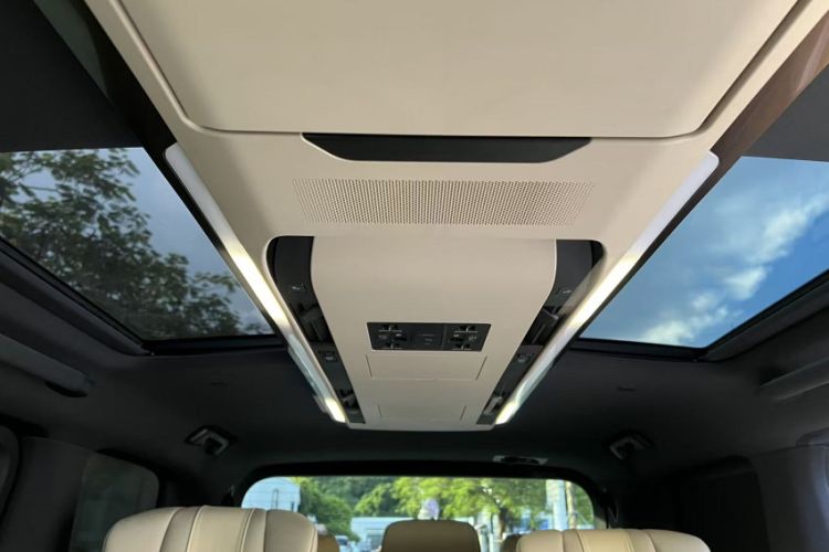 Used Toyota Vellfire 2024 Crown Dual-Engine 2.5L Ultimate Edition Headliner