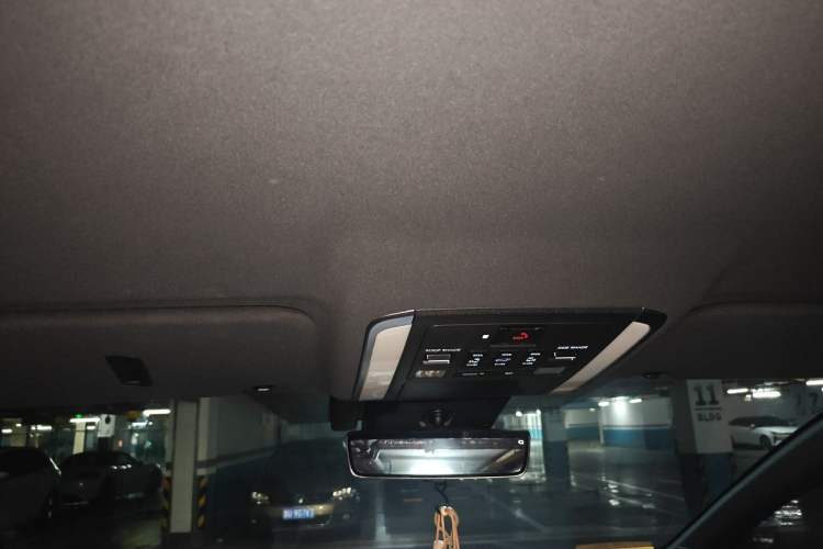 Used Toyota Vellfire 2024 Crown Dual-Engine 2.5L Ultimate Edition Headliner