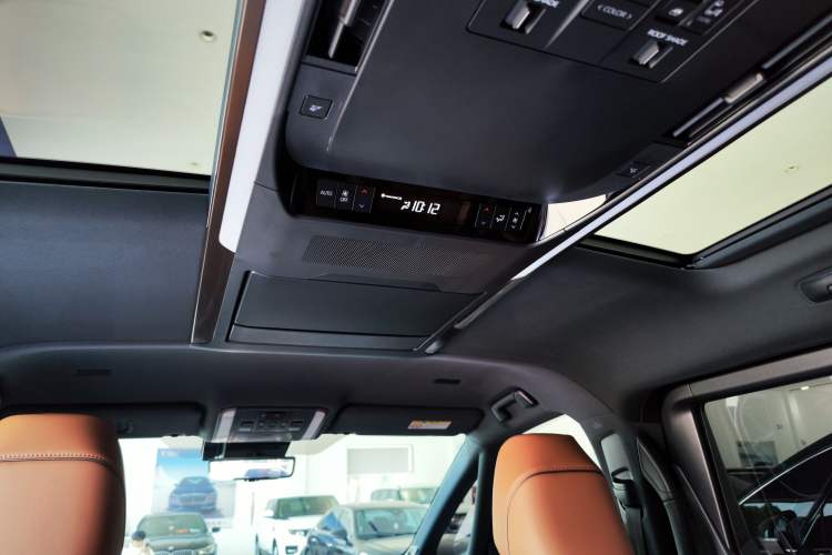 Used Toyota Vellfire 2024 Crown Dual-Engine 2.5L Ultimate Edition Headliner