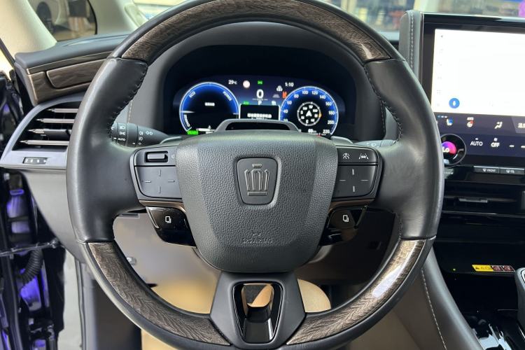 Used Toyota Vellfire 2024 Crown Dual-Engine 2.5L Ultimate Edition Interior 2