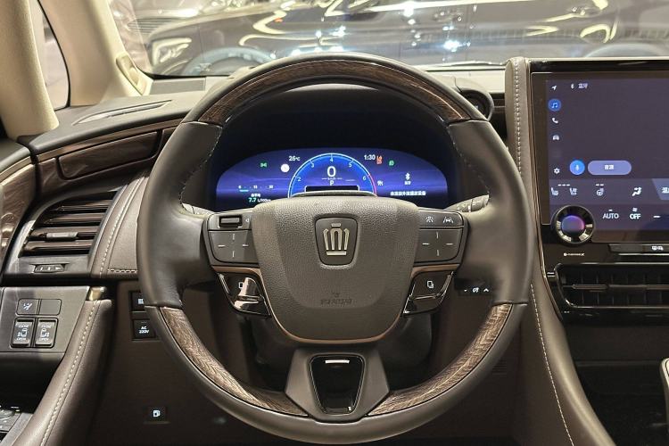 Used Toyota Vellfire 2024 Crown Dual-Engine 2.5L Supreme Executive Edition Interior 2