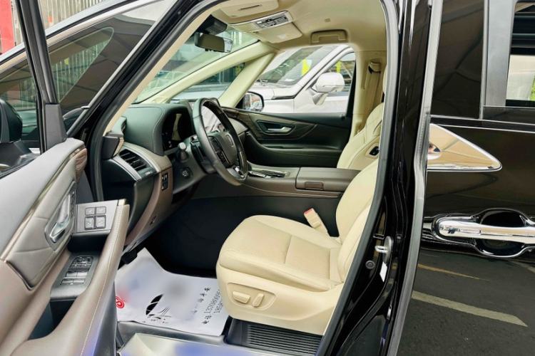 Used Toyota Vellfire 2024 Crown Dual-Engine 2.5L Ultimate Edition Interior 4