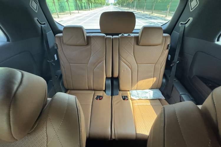 Used Toyota Vellfire 2024 Crown Dual-Engine 2.5L Supreme Executive Edition Interior 5