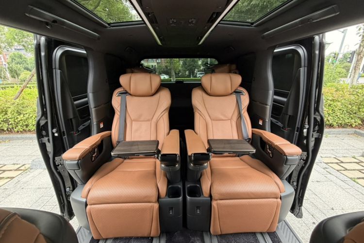 Used Toyota Vellfire 2024 Crown Dual-Engine 2.5L Ultimate Edition Interior 6