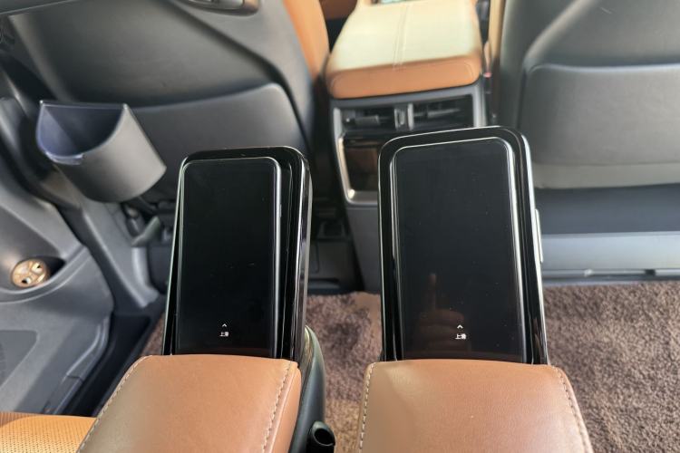 Used Toyota Vellfire 2024 Crown Dual-Engine 2.5L Supreme Executive Edition Interior 7