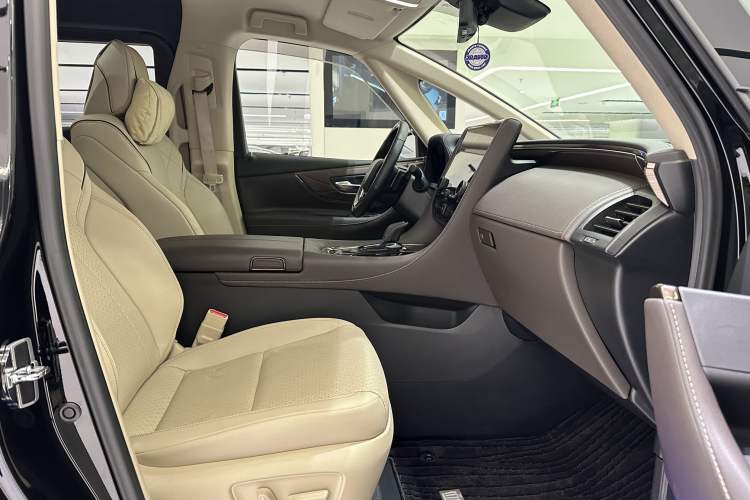 Used Toyota Vellfire 2024 Crown Dual-Engine 2.5L Supreme Executive Edition Interior 7