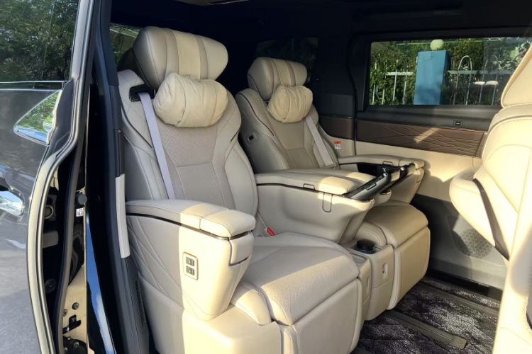 Used Toyota Vellfire 2024 Crown Dual-Engine 2.5L Ultimate Edition Interior 7