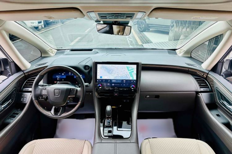 Used Toyota Vellfire 2024 Crown Dual-Engine 2.5L Ultimate Edition Interior 7