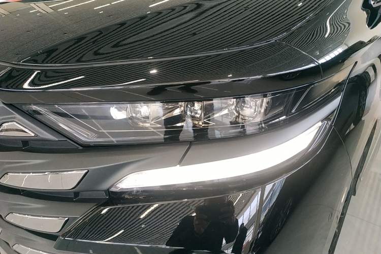 Used Toyota Vellfire 2024 Crown Dual-Engine 2.5L Ultimate Edition Left Front Headlight