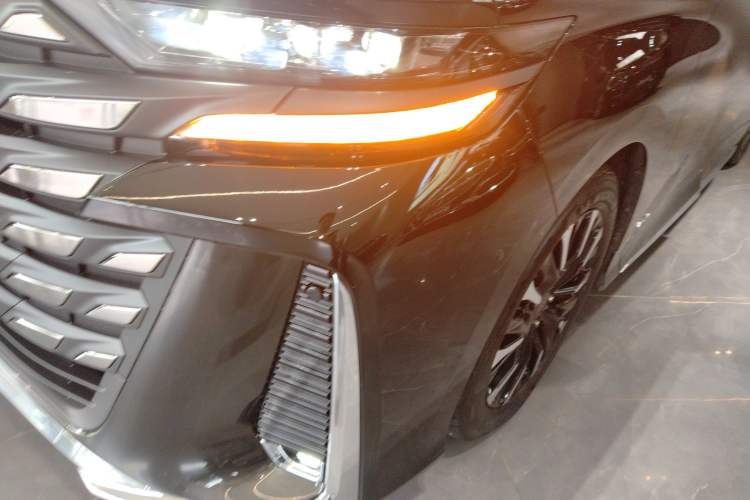 Used Toyota Vellfire 2024 Crown Dual-Engine 2.5L Ultimate Edition Left Front Headlight