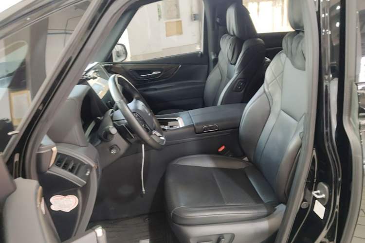 Used Toyota Vellfire 2024 Crown Dual-Engine 2.5L Ultimate Edition Left Front Seat