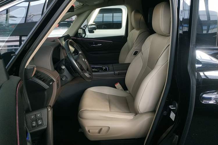 Used Toyota Vellfire 2024 Crown Dual-Engine 2.5L Supreme Executive Edition Left Front Seat