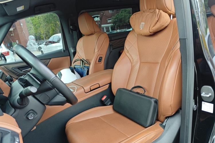 Used Toyota Vellfire 2024 Crown Dual-Engine 2.5L Supreme Executive Edition Left Front Seat