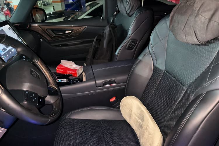 Used Toyota Vellfire 2024 Crown Dual-Engine 2.5L Ultimate Edition Left Front Seat