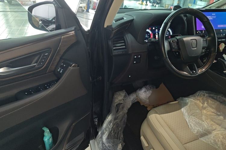 Used Toyota Vellfire 2024 Crown Dual-Engine 2.5L Ultimate Edition Left Front Seat