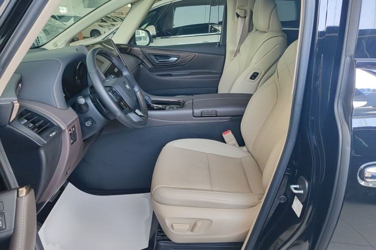 Used Toyota Vellfire 2024 Crown Dual-Engine 2.5L Supreme Executive Edition Left Front Seat