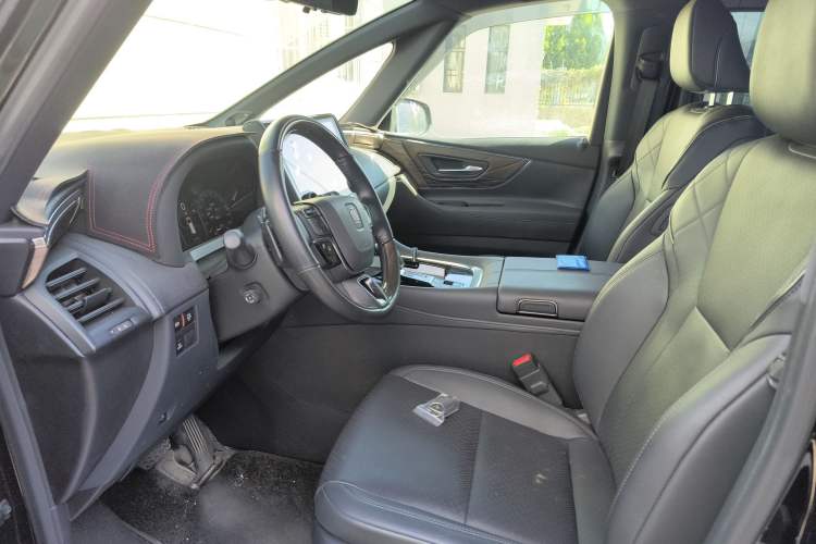 Used Toyota Vellfire 2024 Crown Dual-Engine 2.5L Ultimate Edition Left Front Seat