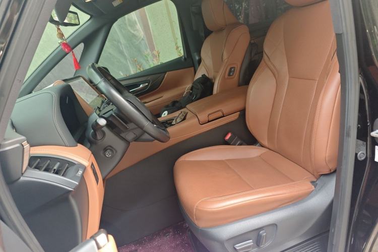 Used Toyota Vellfire 2024 Crown Dual-Engine 2.5L Ultimate Edition Left Front Seat
