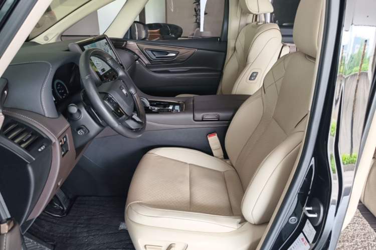 Used Toyota Vellfire 2024 Crown Dual-Engine 2.5L Ultimate Edition Left Front Seat