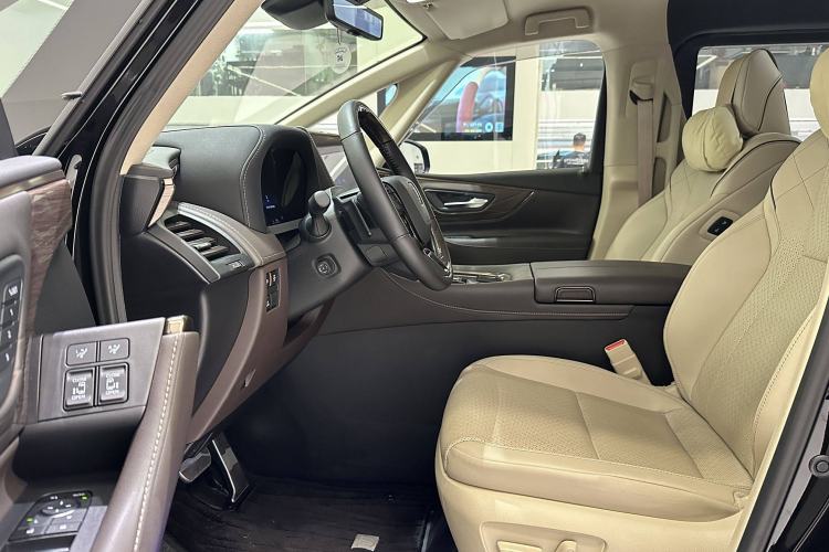 Used Toyota Vellfire 2024 Crown Dual-Engine 2.5L Supreme Executive Edition Left Front Seat