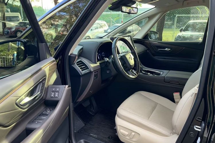 Used Toyota Vellfire 2024 Crown Dual-Engine 2.5L Ultimate Edition Left Front Seat