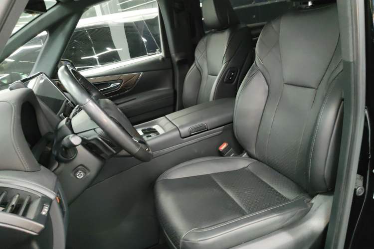 Used Toyota Vellfire 2024 Crown Dual-Engine 2.5L Ultimate Edition Left Front Seat