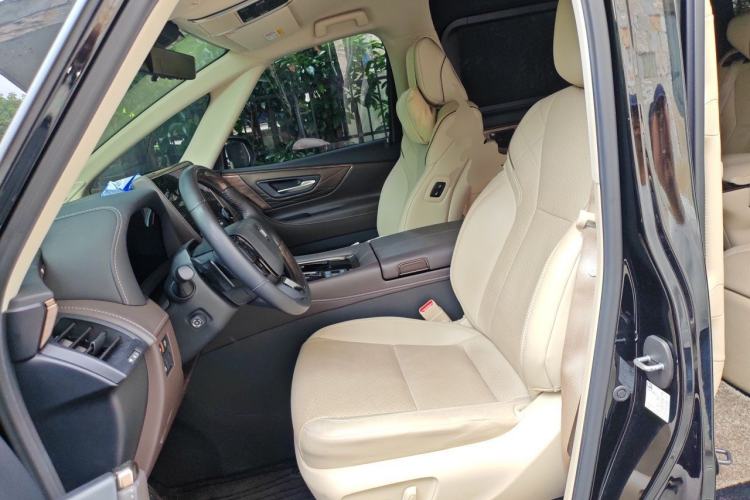 Used Toyota Vellfire 2024 Crown Dual-Engine 2.5L Supreme Executive Edition Left Front Seat