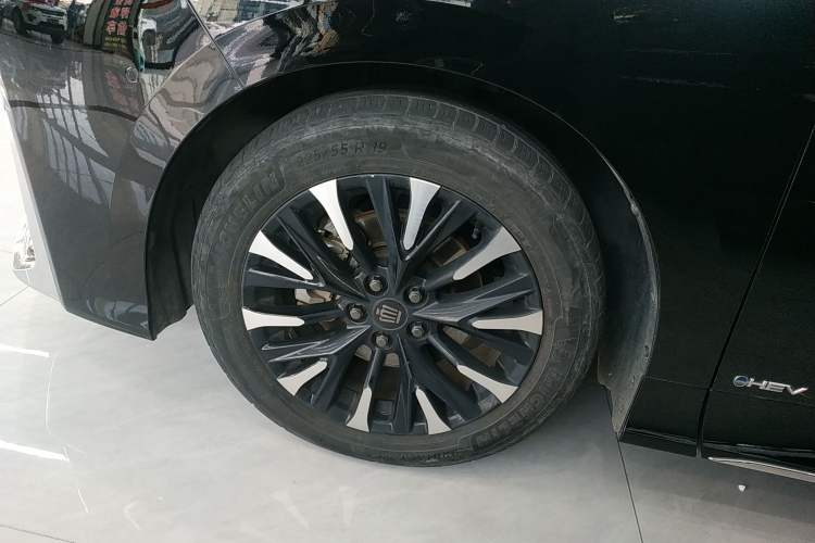 Used Toyota Vellfire 2024 Crown Dual-Engine 2.5L Supreme Executive Edition Left Front Wheel Hub