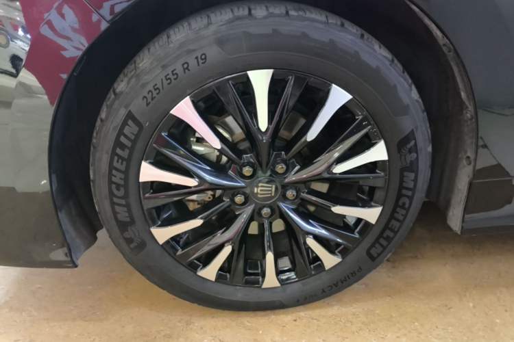 Used Toyota Vellfire 2024 Crown Dual-Engine 2.5L Supreme Executive Edition Left Front Wheel Hub