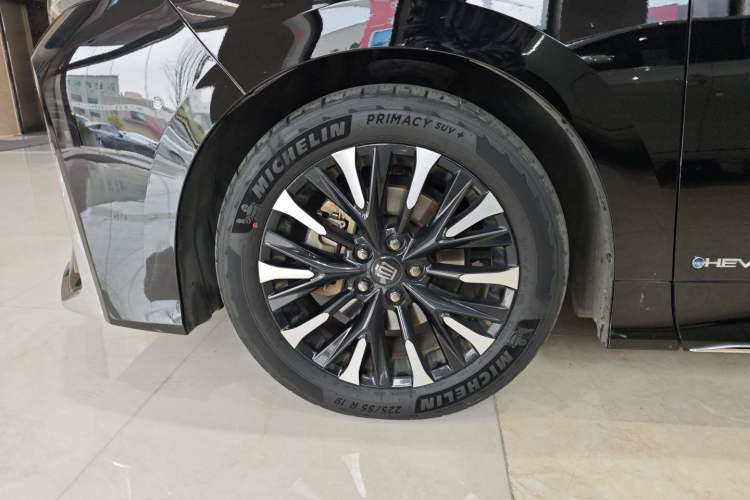 Used Toyota Vellfire 2024 Crown Dual-Engine 2.5L Ultimate Edition Left Front Wheel Hub