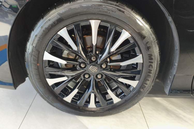 Used Toyota Vellfire 2024 Crown Dual-Engine 2.5L Supreme Executive Edition Left Front Wheel Hub