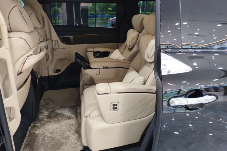 Used Toyota Vellfire 2024 Crown Dual-Engine 2.5L Supreme Executive Edition Left Rear Seat