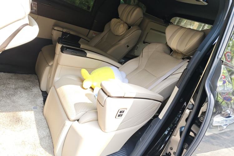 Used Toyota Vellfire 2024 Crown Dual-Engine 2.5L Ultimate Edition Left Rear Seat