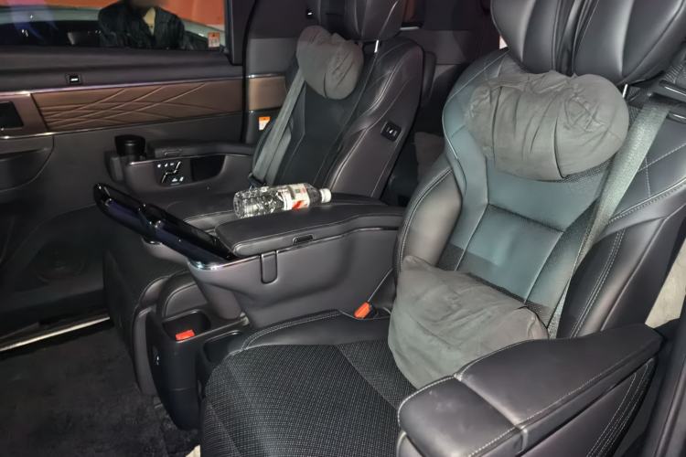 Used Toyota Vellfire 2024 Crown Dual-Engine 2.5L Ultimate Edition Left Rear Seat