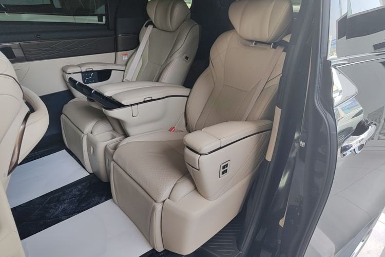 Used Toyota Vellfire 2024 Crown Dual-Engine 2.5L Supreme Executive Edition Left Rear Seat