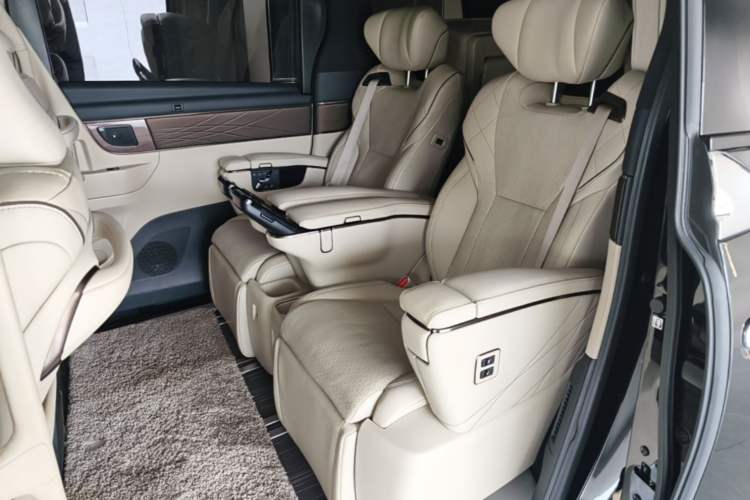 Used Toyota Vellfire 2024 Crown Dual-Engine 2.5L Ultimate Edition Left Rear Seat