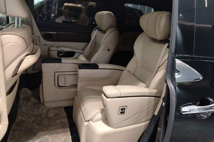 Used Toyota Vellfire 2024 Crown Dual-Engine 2.5L Ultimate Edition Left Rear Seat