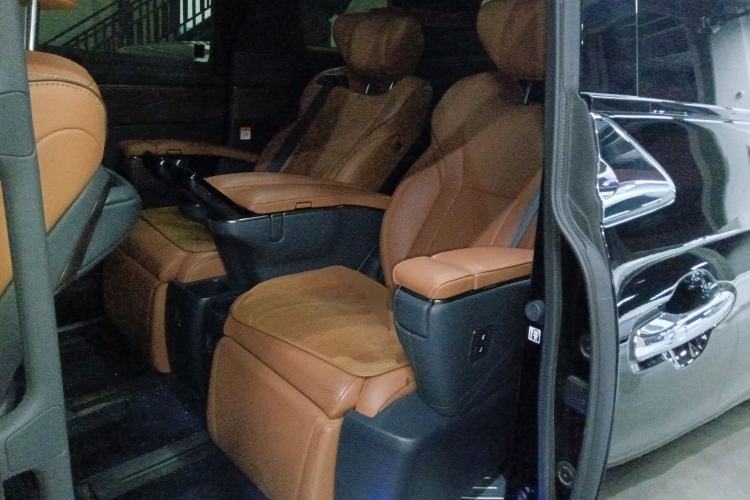 Used Toyota Vellfire 2024 Crown Dual-Engine 2.5L Ultimate Edition Left Rear Seat