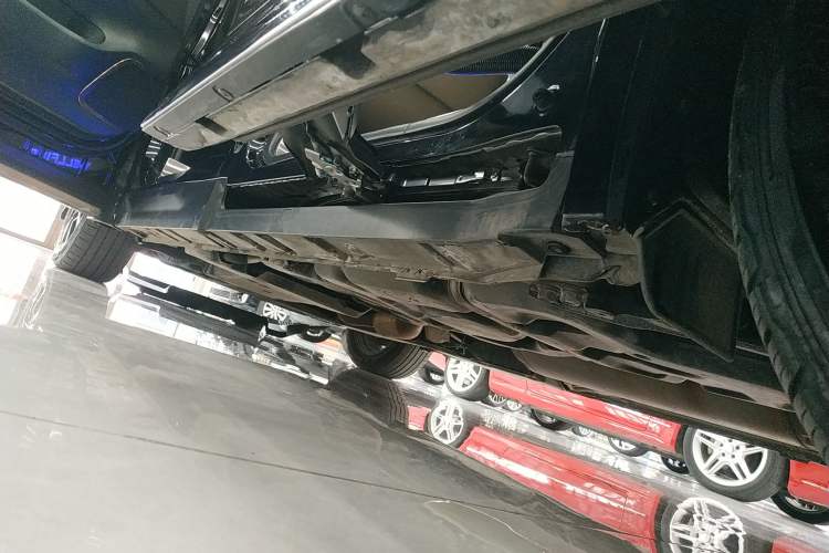 Used Toyota Vellfire 2024 Crown Dual-Engine 2.5L Supreme Executive Edition Left Side Sill