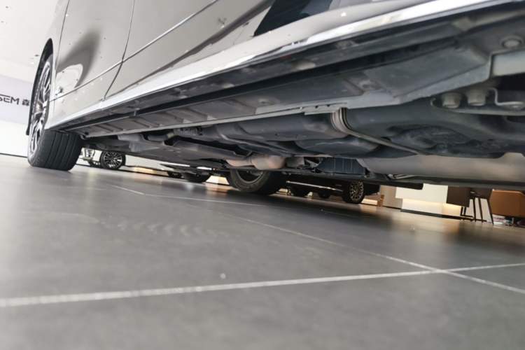 Used Toyota Vellfire 2024 Crown Dual-Engine 2.5L Ultimate Edition Left Side Sill