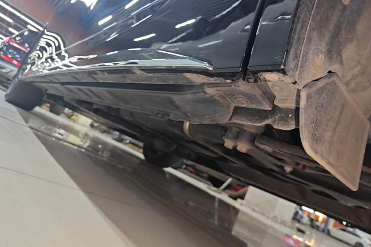 Used Toyota Vellfire 2024 Crown Dual-Engine 2.5L Ultimate Edition Left Side Sill