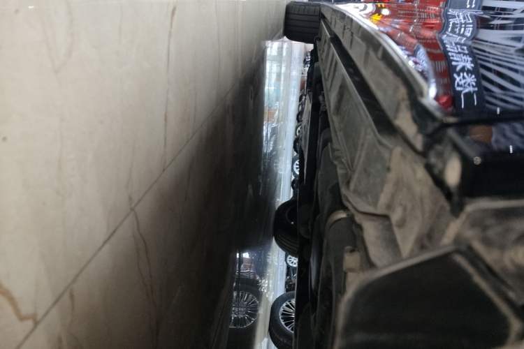 Used Toyota Vellfire 2024 Crown Dual-Engine 2.5L Supreme Executive Edition Left Side Sill