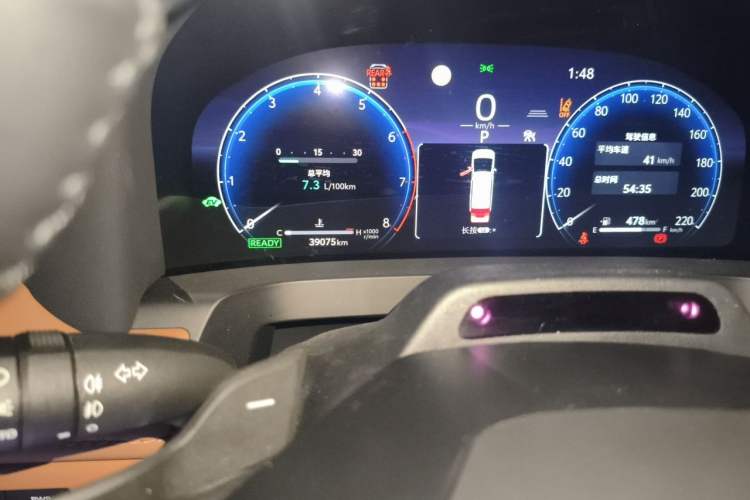 Used Toyota Vellfire 2024 Crown Dual-Engine 2.5L Supreme Executive Edition Odometer Close Up