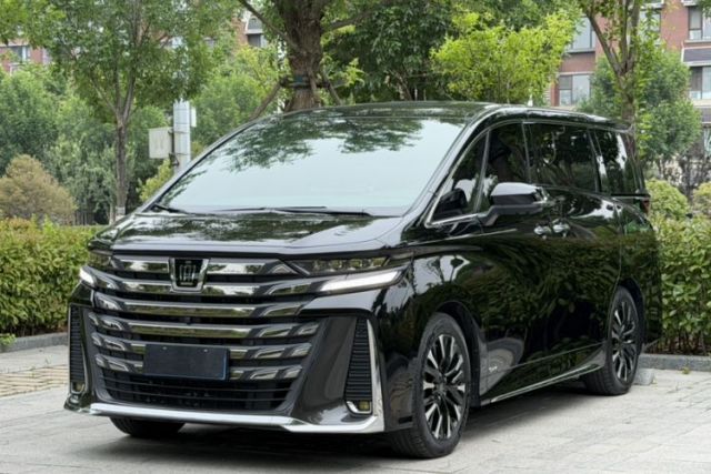 Used Toyota Vellfire 2024 Crown Dual-Engine 2.5L Ultimate Edition