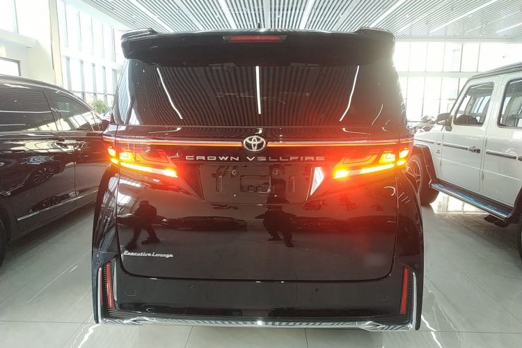 Used Toyota Vellfire 2024 Crown Dual-Engine 2.5L Supreme Executive Edition Rear