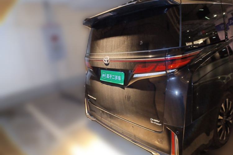 Used Toyota Vellfire 2024 Crown Dual-Engine 2.5L Ultimate Edition Rear