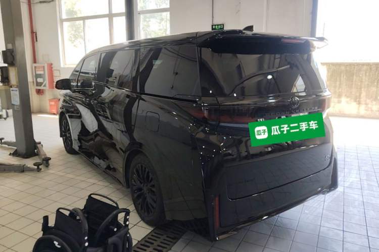 Used Toyota Vellfire 2024 Crown Dual-Engine 2.5L Ultimate Edition Rear Left 45 Deg